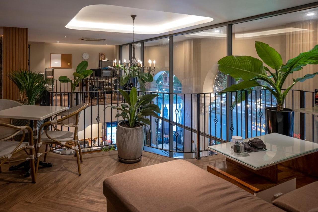 Thao Trang Laluxe Hotel Phu My Hung Bandar Ho Chi Minh Luaran gambar