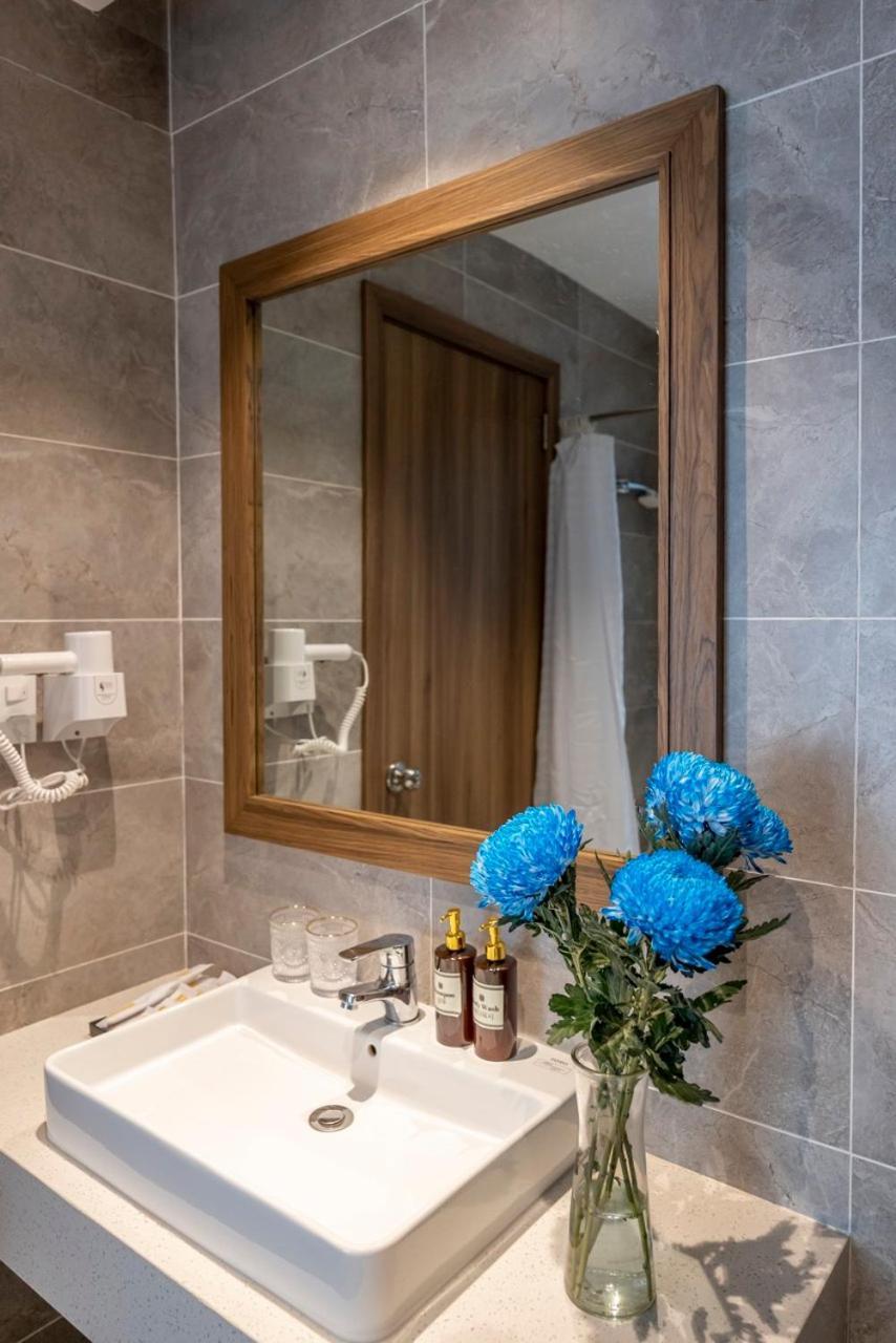 Thao Trang Laluxe Hotel Phu My Hung Bandar Ho Chi Minh Luaran gambar